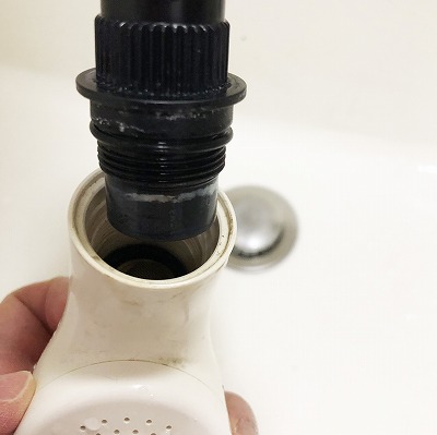 洗面台シャワーホースの取り替え方法